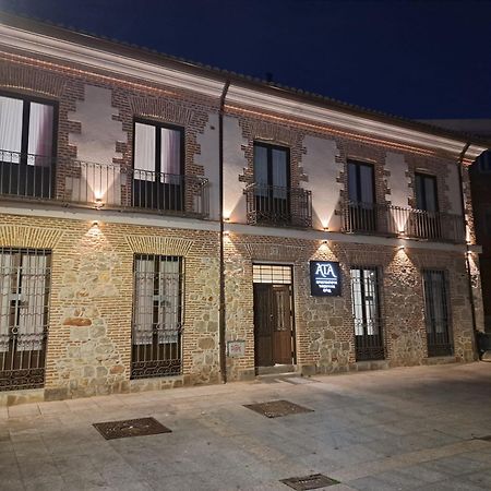 Apartamentos Turisticos Avila Puerta De San Vicente 0-2 מראה חיצוני תמונה
