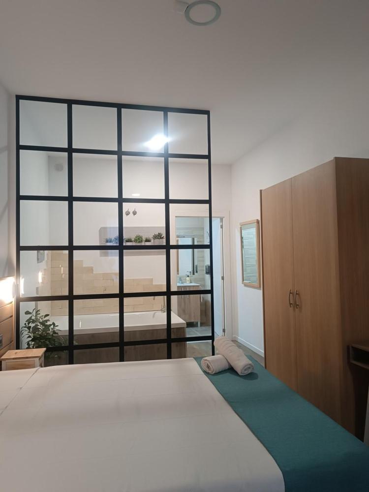Apartamentos Turisticos Avila Puerta De San Vicente 0-2 מראה חיצוני תמונה