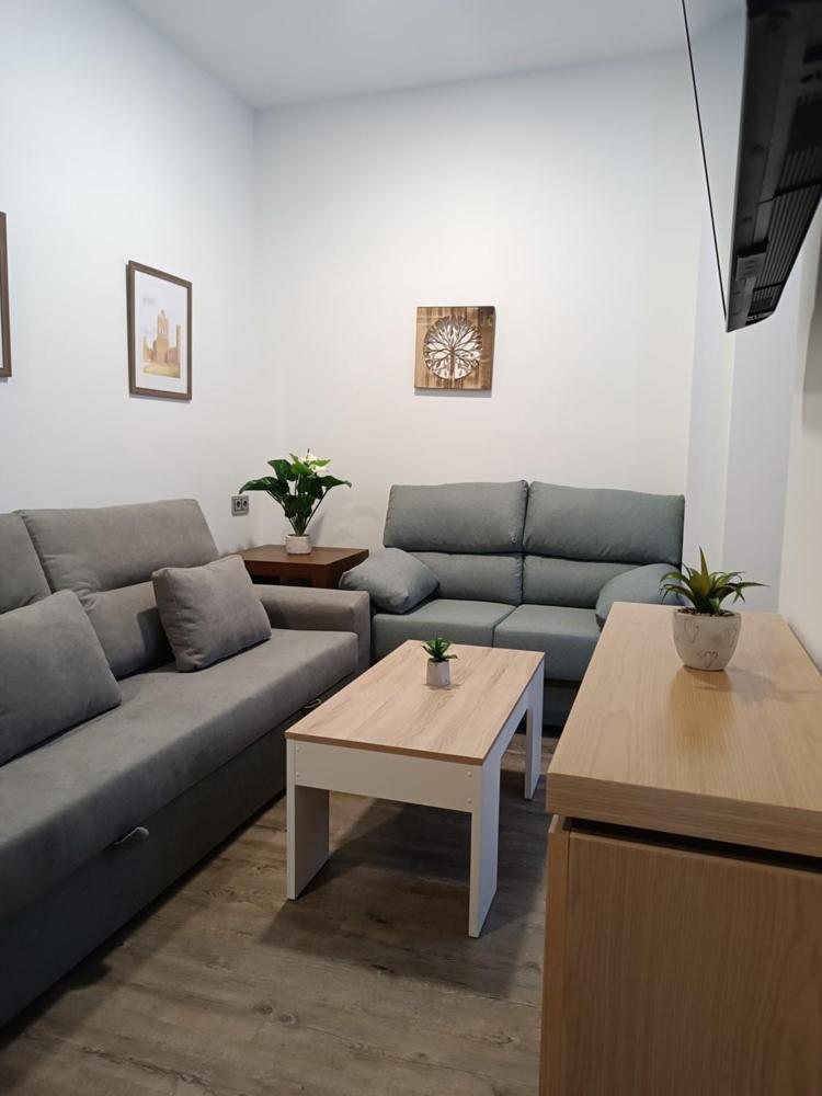 Apartamentos Turisticos Avila Puerta De San Vicente 0-2 מראה חיצוני תמונה